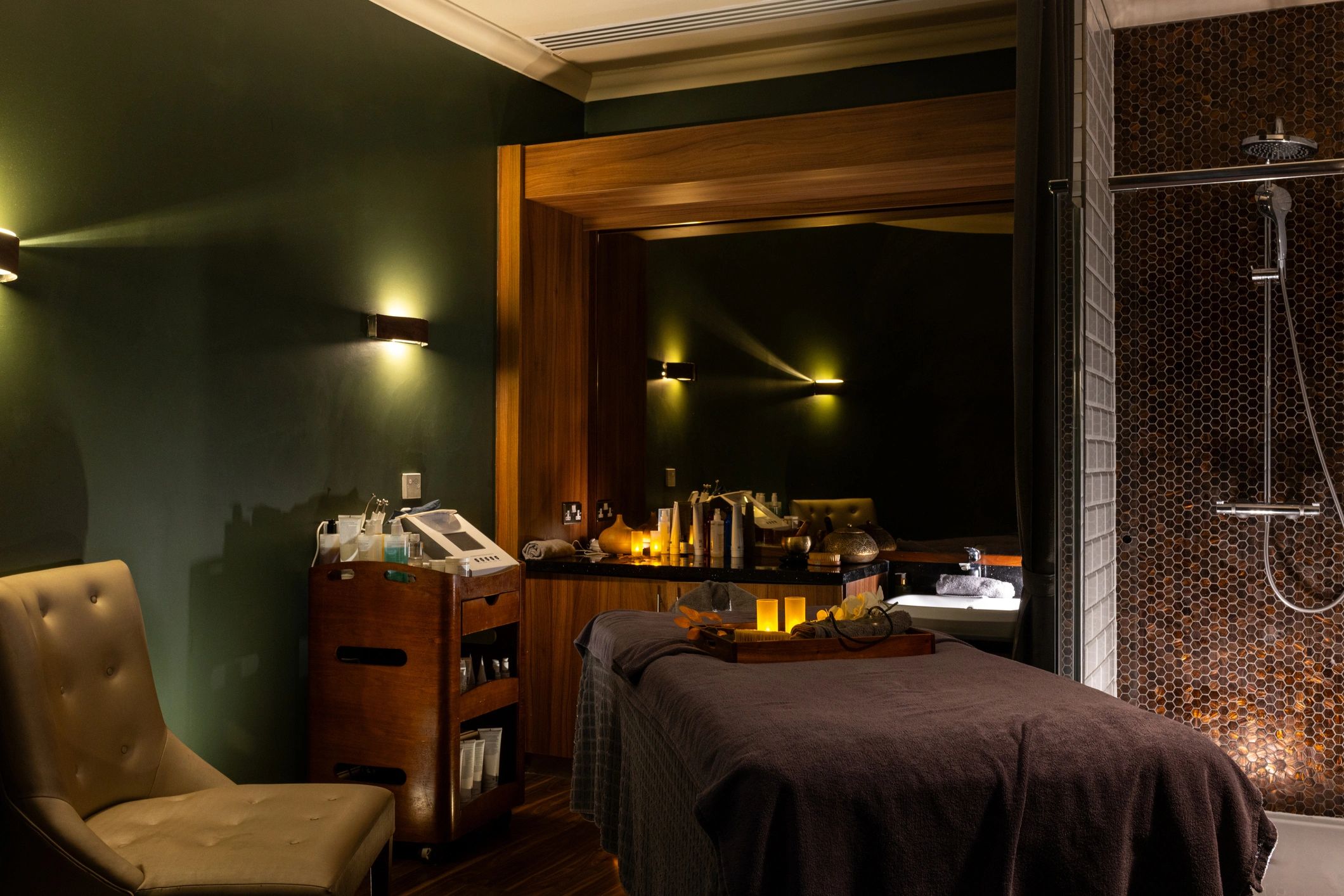 Peaceful spa treatment room at Beitou Beauty